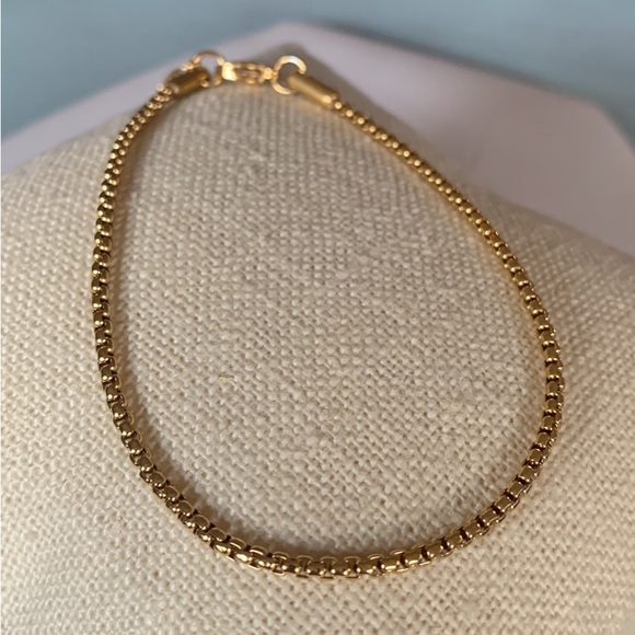 Simple and dainty bracelet - Picture 1 of 2